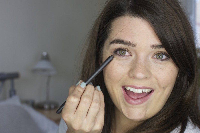 The MAC Eyeliner That Me I – The Anna Edit