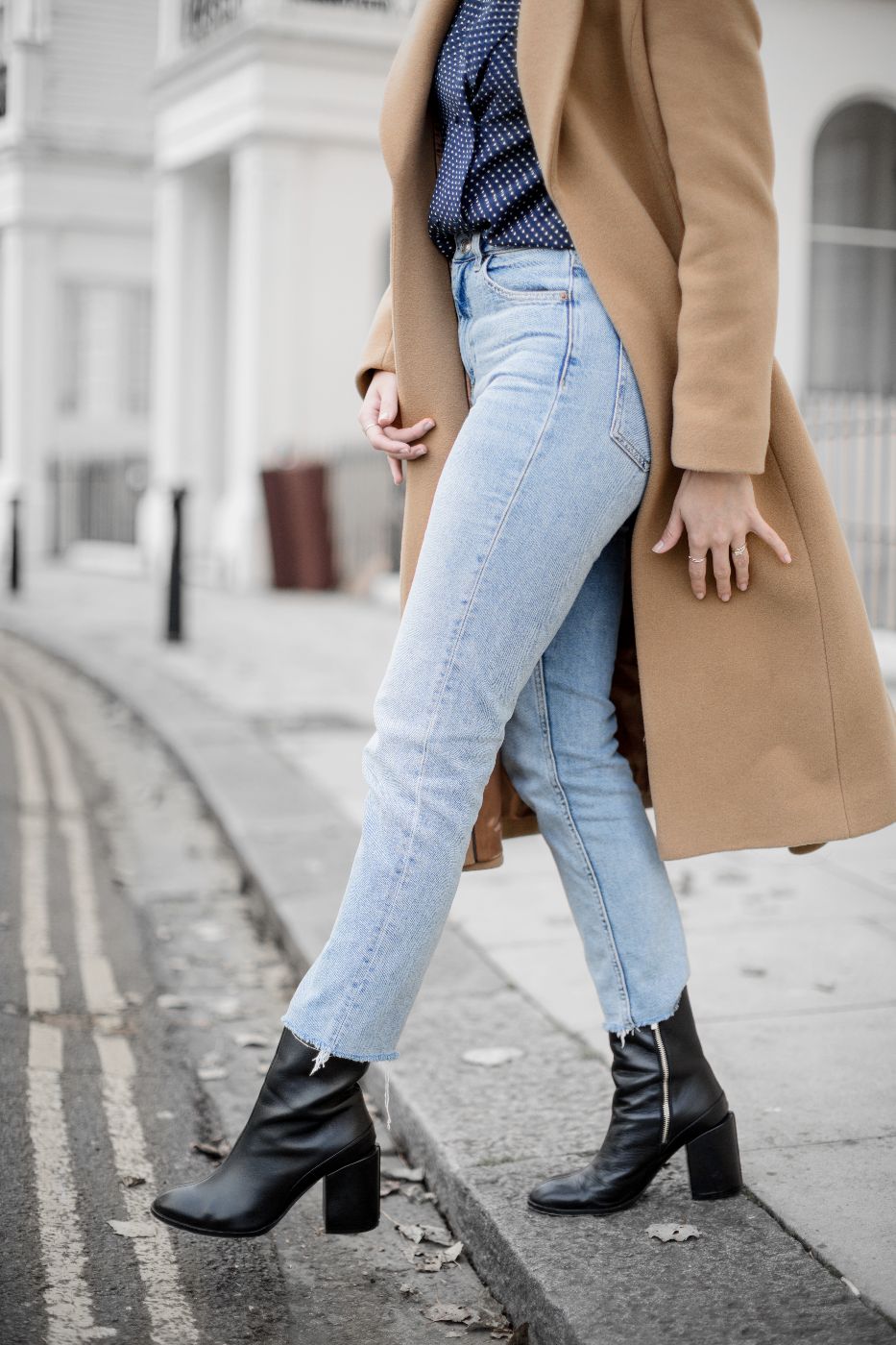 ripped bum jeans topshop